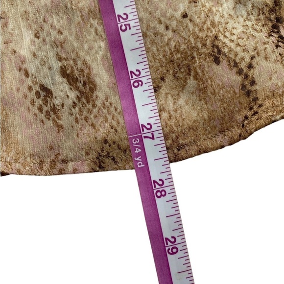 Express‎ Tan Snake Print Semi Sheer 1/2 Button Top Sz M - Picture 6 of 8